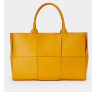 ARCO tote BV inspo J McLaughlin leather in marigold